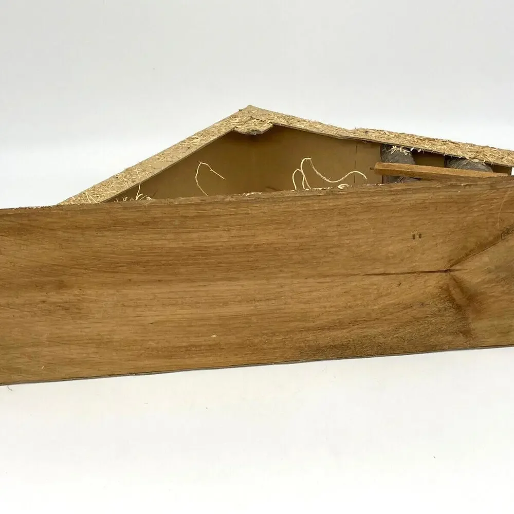 Cardboard Wood Straw‎ Christmas NATIVITY Stable 18 x 6 x 11